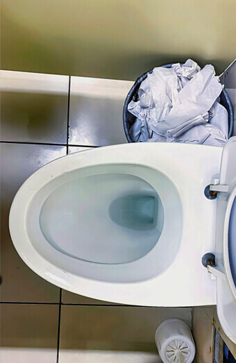 https://kensingtonblockeddrains.com.au/uploads/2025/07/blocked-toilet-31722.jpg