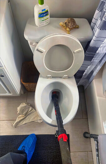https://kensingtonblockeddrains.com.au/uploads/2025/07/blocked-toilet-54169.jpg