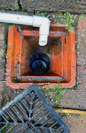 https://kensingtonblockeddrains.com.au/uploads/2025/07/hero-blocked-sewers-89214.jpg
