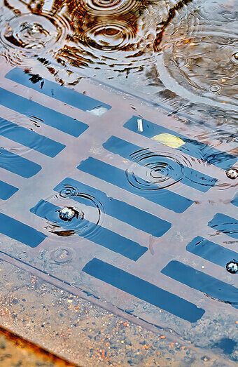 https://kensingtonblockeddrains.com.au/uploads/2025/07/stormwater-drains-58152.jpg
