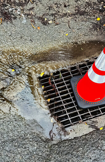 https://kensingtonblockeddrains.com.au/uploads/2025/07/stormwater-drains-60987.jpg